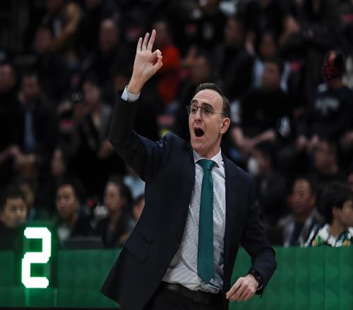 狂胜广东16分！乌戈大赞辽宁队2人：发挥得非常出色