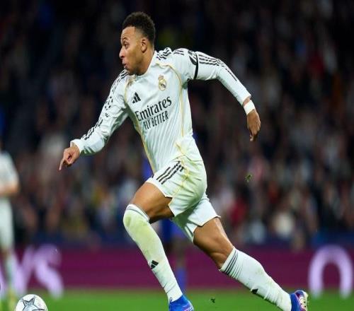 記者：西甲冠軍還有懸念，因?yàn)榛蜀R與巴薩的積分差距并不大