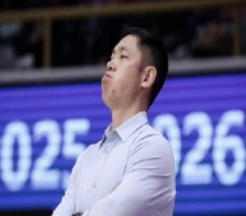 張慶鵬：我們要向新疆隊(duì)學(xué)習(xí)，在困難的時(shí)候認(rèn)真地做好自己