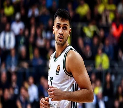 首秀表現(xiàn)慘不忍睹，內(nèi)線新援想要在勇士站穩(wěn)腳跟似乎并不容易