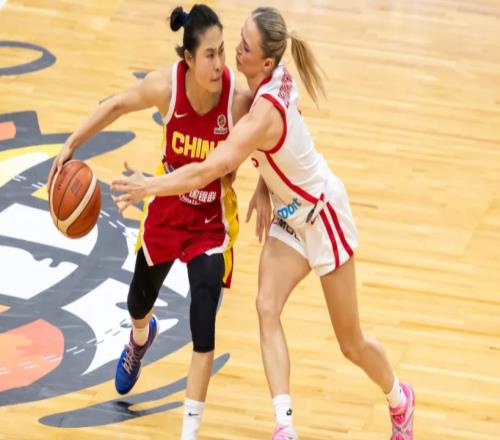 比中國女籃贏球更可喜！宮魯鳴不再固執(zhí)，主動削弱張子宇出場時間
