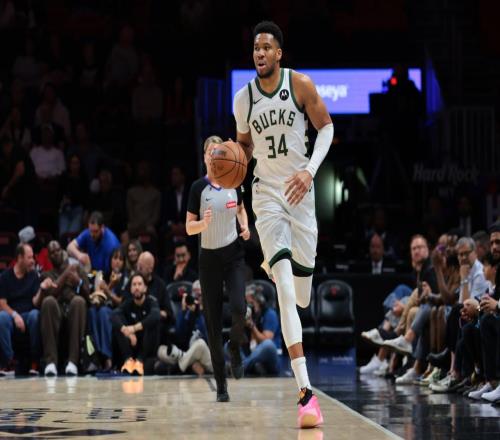 里程碑！160次30+10+5！字母哥超“大O”独占历史第一统治力拉满