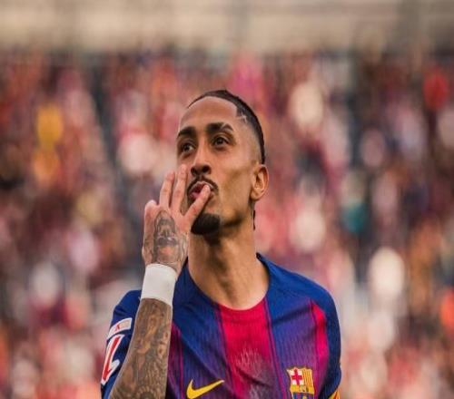 拉菲完成生涯第3帽，且為近50年第2位西甲對(duì)塞維戴帽巴薩球員