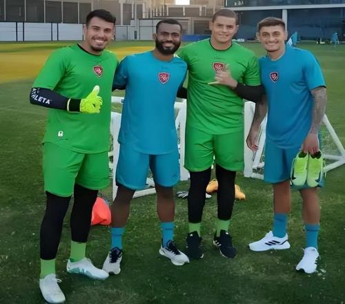 他上賽季都沒(méi)資格進(jìn)魯能二隊(duì)，如今卻被鄭智重用，連續(xù)出戰(zhàn)中超