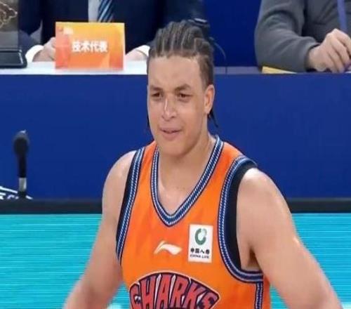 CBA最新排名：上海7連勝穩(wěn)居領(lǐng)頭羊北京重返前4四川26連敗