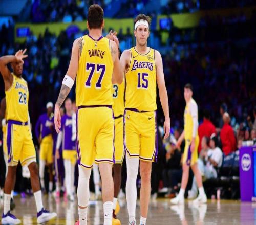 湖人隊(duì)里夫斯和東契奇談在打掘金時(shí)末節(jié)最后扳平比分的策略：完美