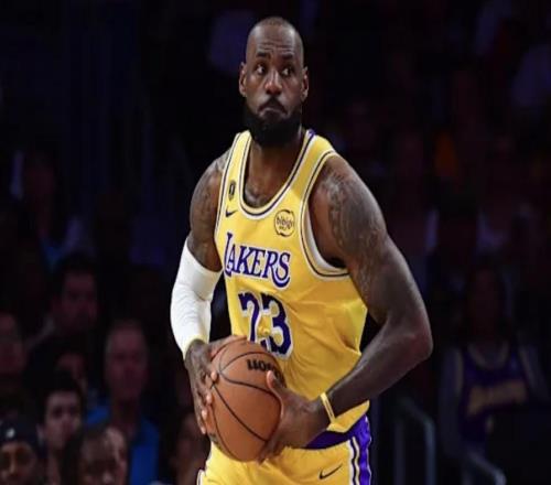 Shams：詹姆斯還沒(méi)決定未來(lái)，但聯(lián)盟普遍認(rèn)為他還會(huì)再打一年