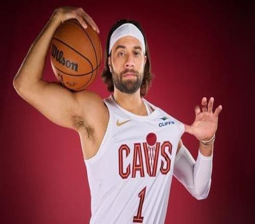 官宣：马克斯斯特鲁斯将在今日对阵独行侠比赛中复出