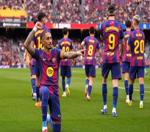 開場21分鐘點球雙響，拉菲尼亞生涯首次聯(lián)賽單場打進兩粒點球