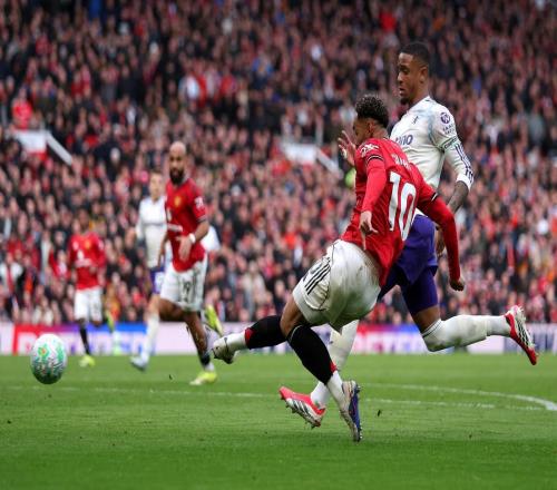 關(guān)鍵一戰(zhàn)曼聯(lián)用老辦法再近歐冠一步，那卡里克的轉(zhuǎn)正呢