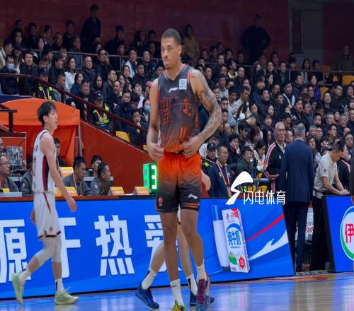 山東高速男籃不敵浙江稠州，外援約翰遜砍18分稱仍在適應
