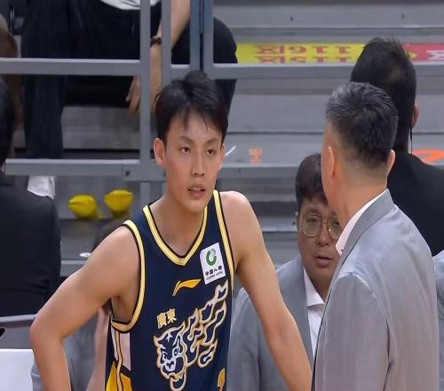 逼杜鋒下課廣東隊(duì)迎來史上最“黑暗”時(shí)刻，李春江有望提前出山