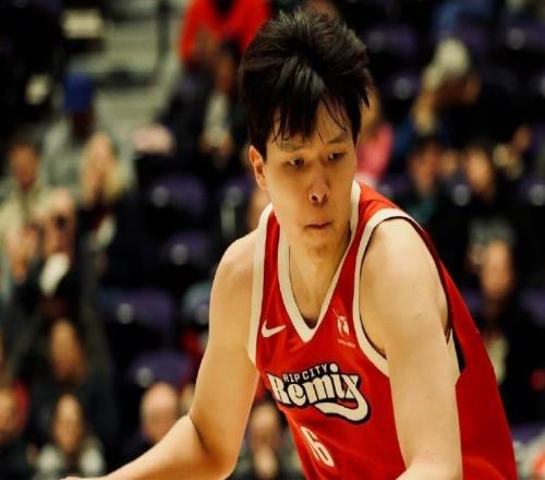 楊瀚森13+7+2+3帽5失誤5犯規(guī)難阻混音惜敗湖人吞3連敗