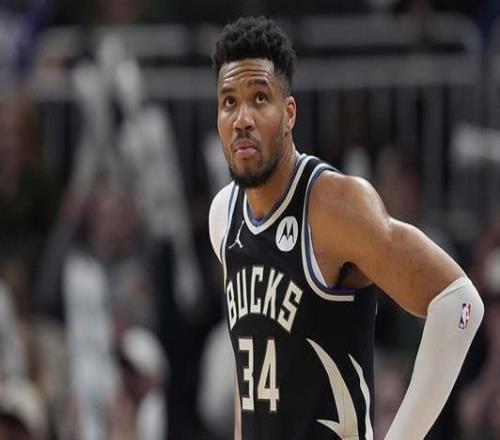 幸无大碍！字母哥谈扣篮受伤：本想重返赛场但球队说不值得冒险