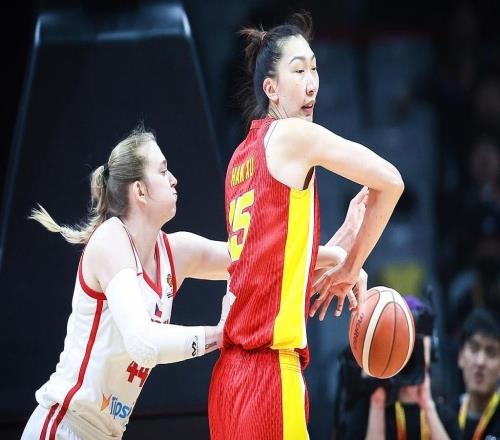 打完捷克，才搞懂中國女籃中鋒狀態(tài)不佳的原因，球迷：懷念黃思靜