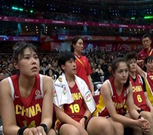 捷克主帥點(diǎn)名盛贊！中國(guó)女籃這兩位新星已坐穩(wěn)核心