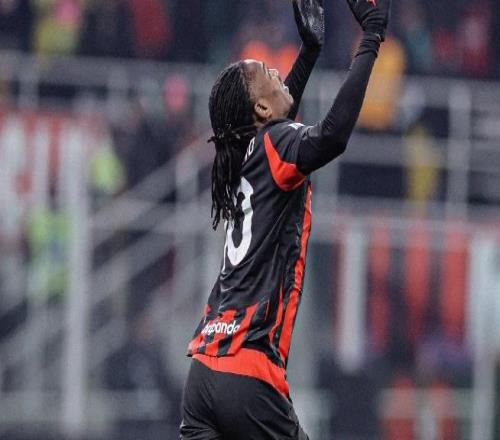 意甲強(qiáng)行造懸念失敗！拉齊奧10雙殺AC米蘭，國(guó)米笑納大禮8分領(lǐng)跑