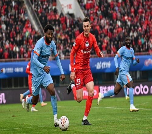 遼寧鐵人后，又一爭冠隊倒下，球迷：不愧是河南隊，專治各種不服