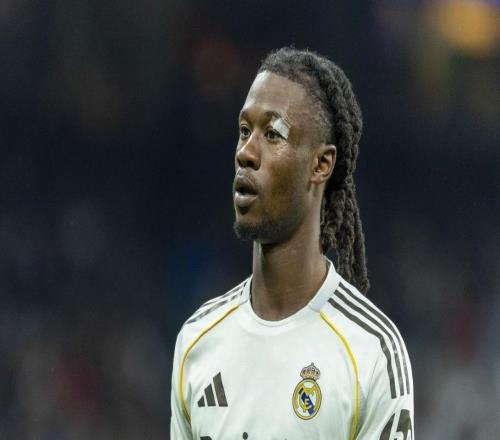 世體：卡馬文加和球隊(duì)不在一個(gè)節(jié)奏上，皮塔奇已搶走他的位置