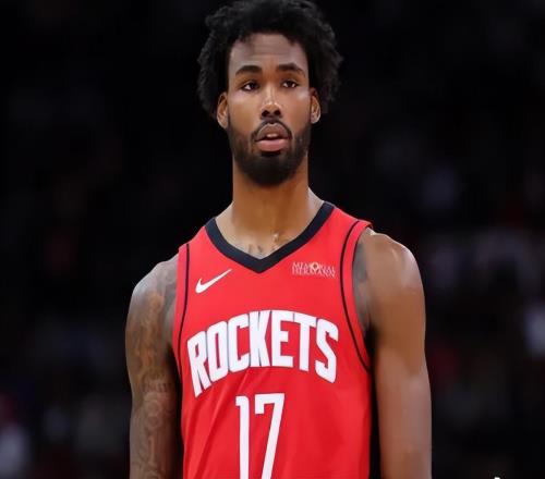 三分球18中0！神射手持續(xù)低迷，再這么打下去，大合同要泡湯了