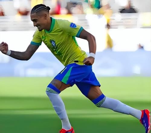 意外！一个细节就能告诉球迷克雷桑为何能两场造三球，引发热议