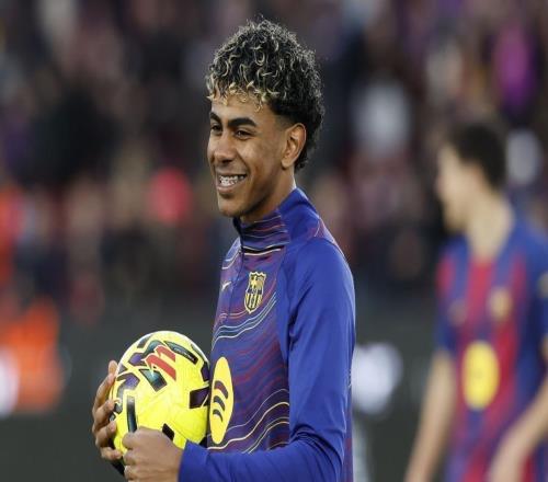 亞馬爾對陣塞維利亞時開玩笑：內(nèi)鬼，我的隊友們都是內(nèi)鬼