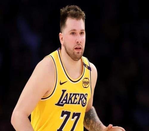 湖人展最佳形態(tài)！東契奇穩(wěn)得分，2首發(fā)防守蛻變，另2將成關鍵先生