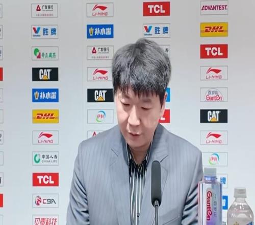 輸浙江發(fā)布會(huì)！邱彪第一時(shí)間就致歉，回應(yīng)球員狀態(tài)與防守問題！
