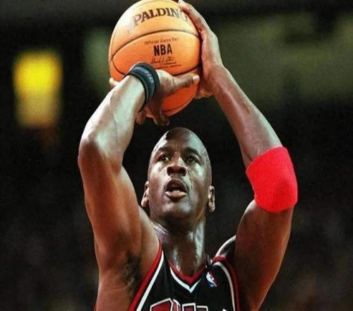 喬丹親口叫停GOAT之爭：這個詞根本不存在，我想和巔峰詹科交手