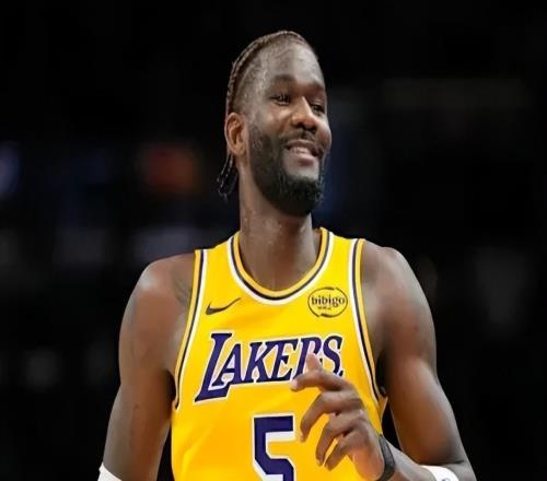 湖人10092火箭4利好！里弗斯+詹姆斯防守亮眼，艾頓再成關(guān)鍵先生