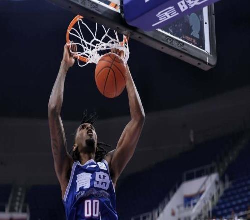 放生“領(lǐng)頭羊”！青島男籃領(lǐng)先三節(jié)末節(jié)被反超，客場(chǎng)險(xiǎn)些擊敗上海男籃