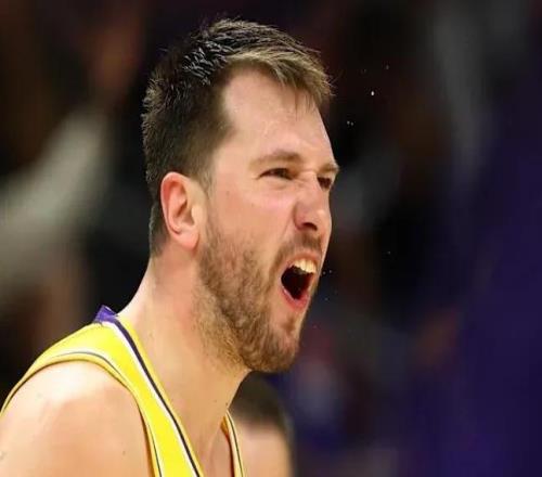 湖人勝火箭！東契奇36分，斯瑪特艾頓殺死比賽，火箭關(guān)鍵時刻啞火