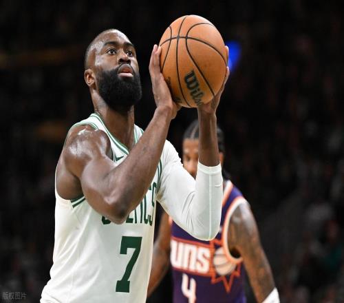 東契奇36分帶湖人6連勝，仍無(wú)緣日最佳！布朗狂砍41分造21次罰球