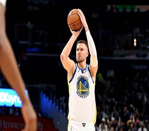 面对弱旅奇才大杀四方！勇士内线新援复出后的状态看起来相当不错