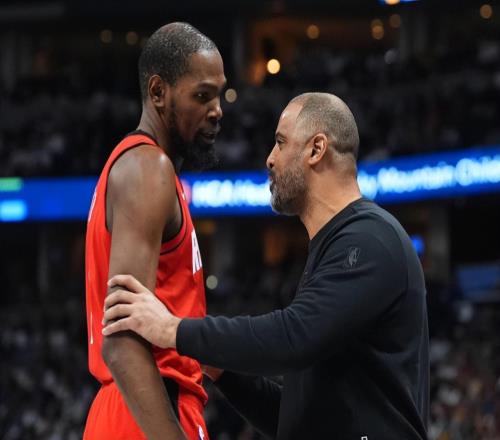 22次失誤！三分球26中5！火箭現(xiàn)原形，東契奇打服烏度卡