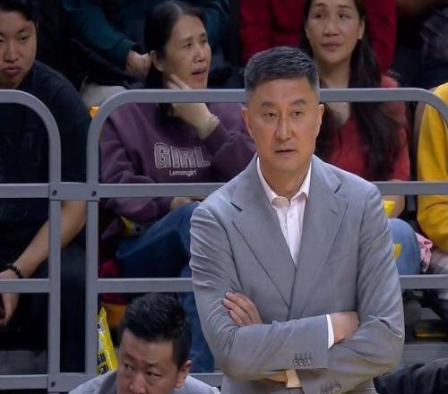 廣東對(duì)陣新疆，CCTV5直播，杜鋒沒(méi)有退路，如繼續(xù)輸球或下課