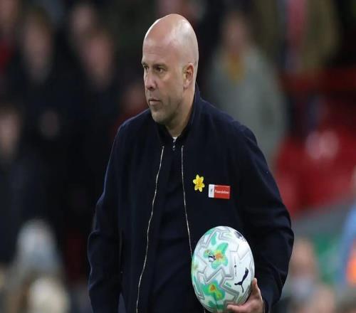 TA：球迷普遍對紅軍現(xiàn)狀不滿，斯洛特很難與球迷“破鏡重圓”