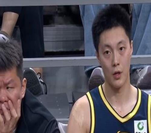 強勢逆轉(zhuǎn)！廣東22分大勝，杜鋒難言滿意，崔永熙爆發(fā)，胡明軒低迷