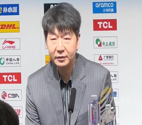 媒體點贊邱彪暗批杜鋒：有些教練只批評球隊，主要原因一點都不提