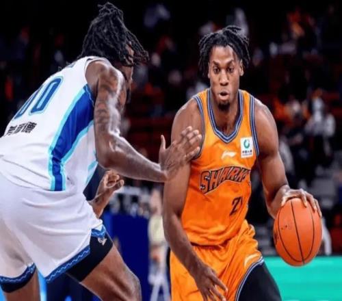 上海8480逆转青岛3喜1忧！刘铮+2大外状态极佳，小外却曝弊端！