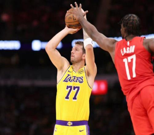 湖人盡顯強(qiáng)隊(duì)本色，關(guān)鍵時(shí)刻戰(zhàn)績(jī)聯(lián)盟第一，詹姆斯成意外之喜！