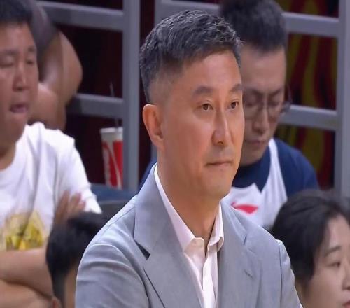 廣東19點(diǎn)35戰(zhàn)新疆杜鋒主帥保位戰(zhàn)崔永熙驗(yàn)貨，徐杰胡明軒加油