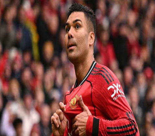 曼聯(lián)更衣室炸鍋！B費(fèi)帶頭挽留，曼聯(lián)面臨卡塞米羅“尷尬局面”