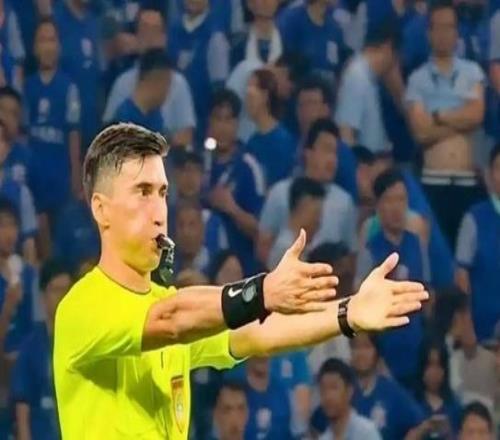 京魯大戰(zhàn)麥麥提江漏判國(guó)安點(diǎn)球北京媒體大V語不驚人死不休