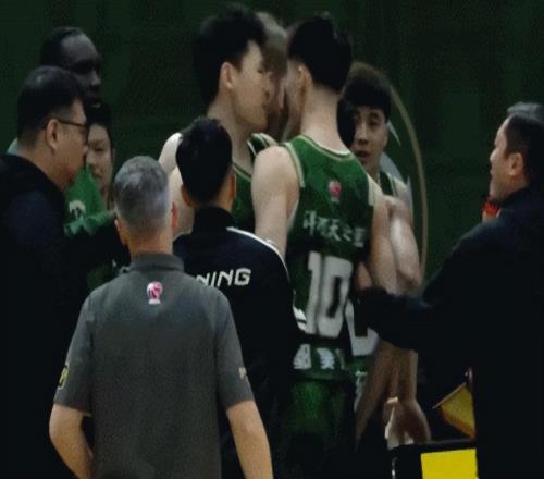 破案了！為何同曦兩大主力爆發(fā)激烈沖突名記怒批后曝出深層原因