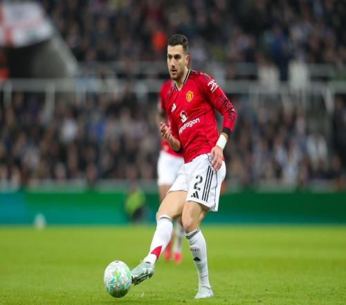 曼聯(lián)后防告急！皇馬盯上曼聯(lián)全能后衛(wèi)，2600萬鎊報(bào)價(jià)今夏求購