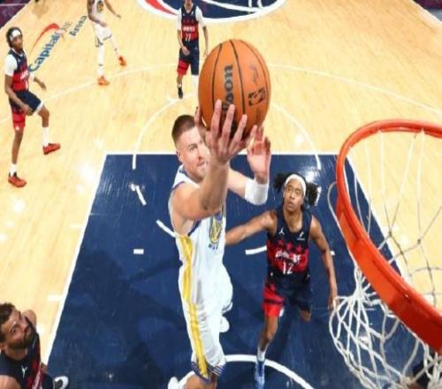 复出高效，波尔津吉斯砍30分5板4助2断3帽&得分勇士生涯新高