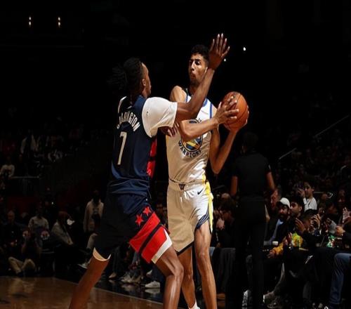 不容易啊！勇士双向合同锋线好不容易打出了一场像样的比赛