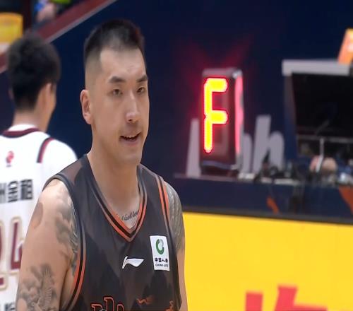 同樣是慘敗，邱彪的道歉讓人恨不起來，杜鋒卻在甩完鍋后到處開會