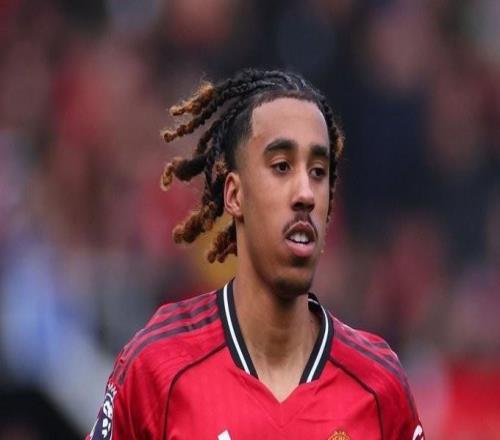 約羅：希望馬奎爾能續(xù)約，和他一起踢球?qū)ξ艺娴暮苡袔椭? />
<div   id=